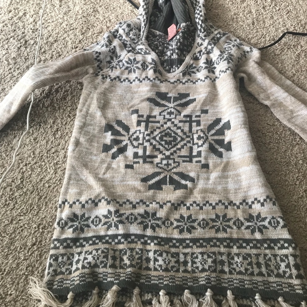 Hooded sweater